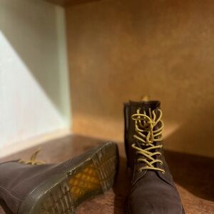 Dr. Martens Kid's Shoes Brown Size 6 (Medium) Size 7 (Large)